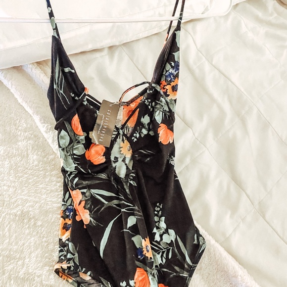 Fashion Nova Bodysuit - Bodysuit - Picture 4 of 4